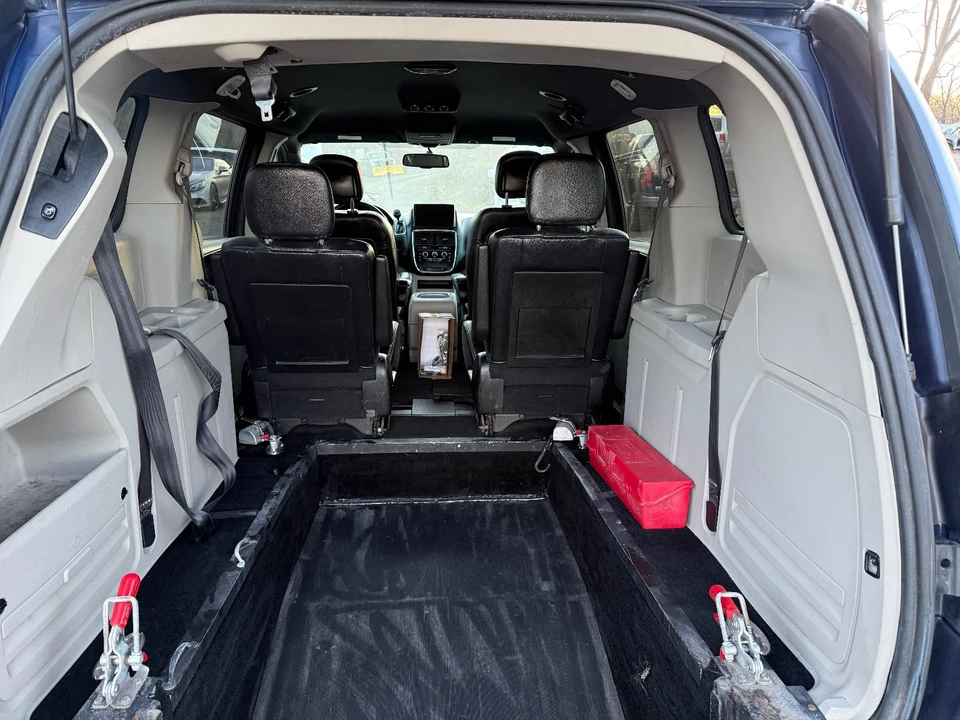 2015 Dodge Caravan - Image 19 of 19