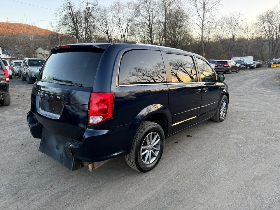 2015 Dodge Caravan - Image 5 of 19