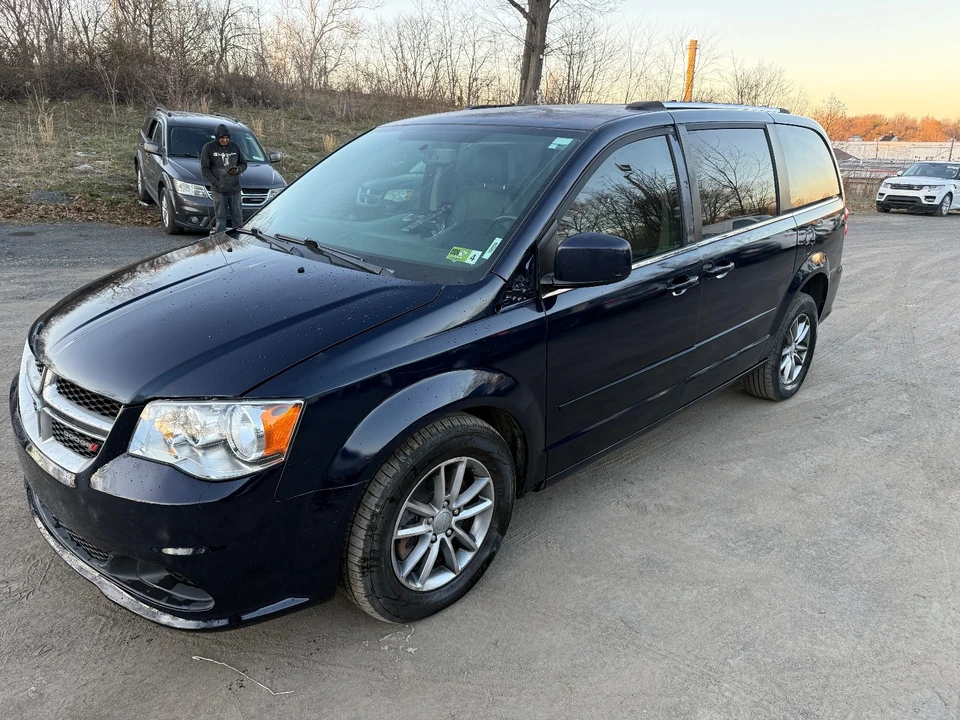2015 Dodge Caravan - Image 2 of 19