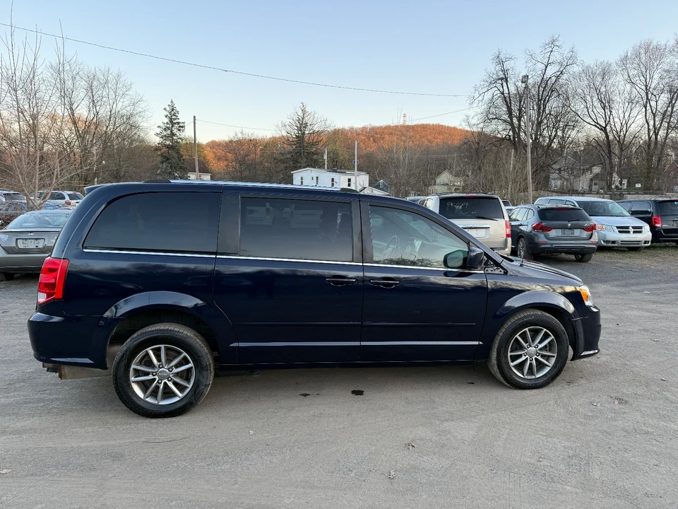 2015 Dodge Caravan - Image 6 of 19