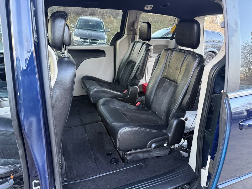 2015 Dodge Caravan - Image 15 of 19