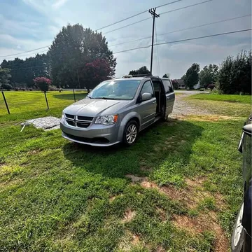2015 Dodge Grand Caravan SXT Minivan 4D
