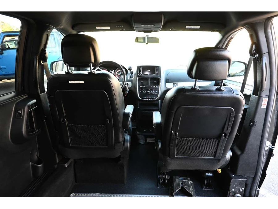 2015 Dodge Caravan - Image 17 of 21