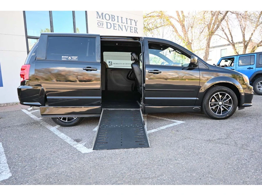 2015 Dodge Caravan - Image 15 of 21