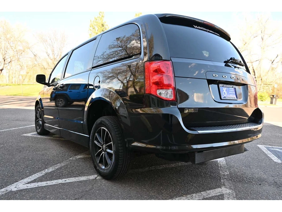 2015 Dodge Caravan - Image 8 of 21