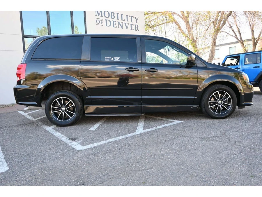 2015 Dodge Caravan - Image 5 of 21
