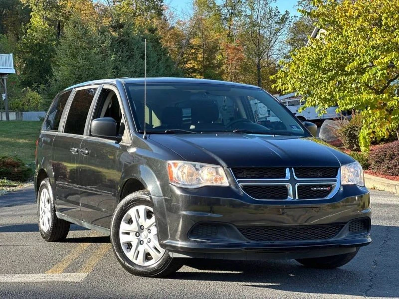 2015 Dodge Caravan - Image 2 of 12