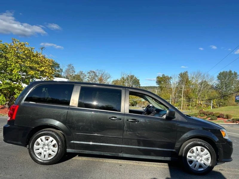 2015 Dodge Caravan - Image 11 of 12