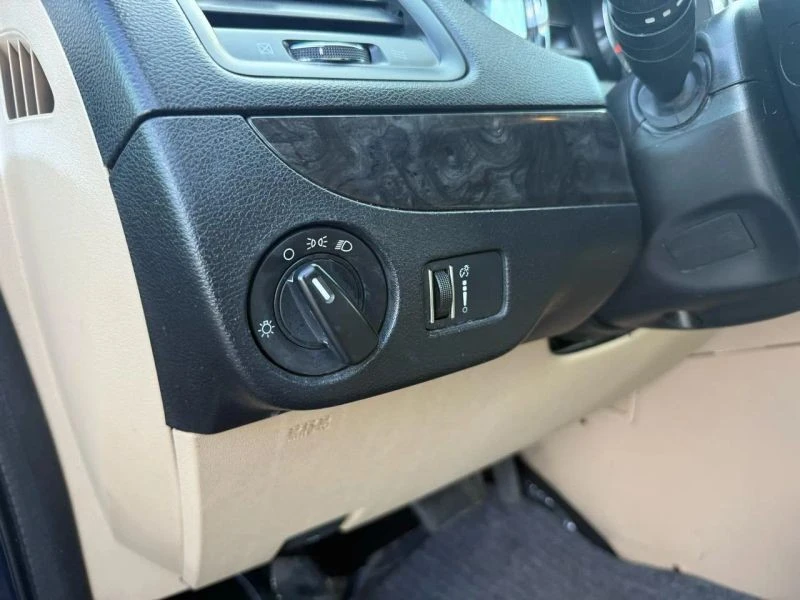 2015 Dodge Caravan - Image 12 of 12