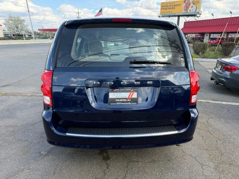 2015 Dodge Caravan - Image 7 of 12