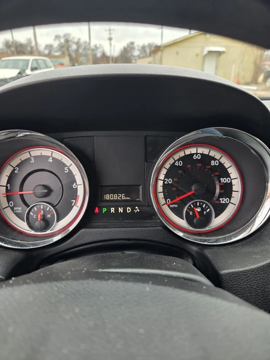 2015 Dodge Caravan - Image 13 of 15