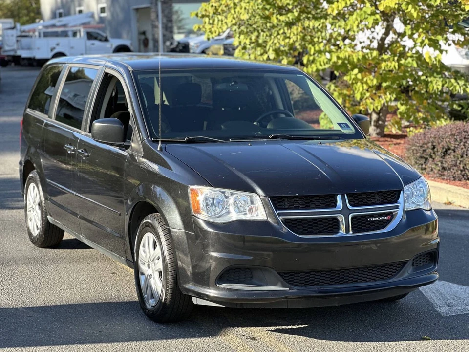 2015 Dodge Caravan - Image 4 of 12