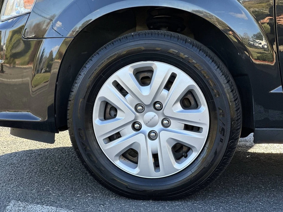 2015 Dodge Caravan - Image 8 of 12