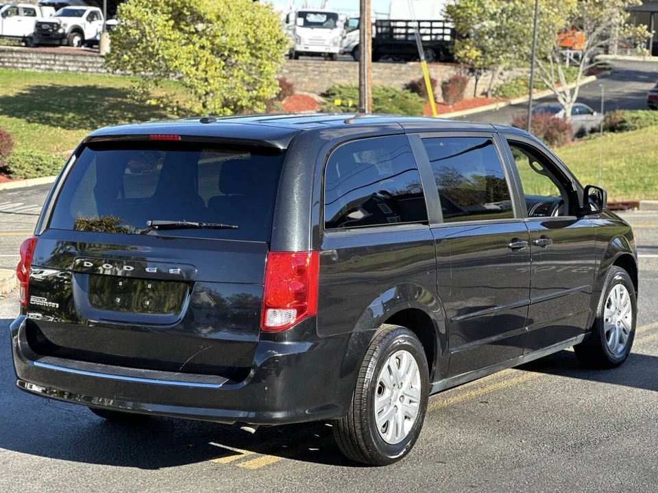 2015 Dodge Caravan - Image 5 of 12