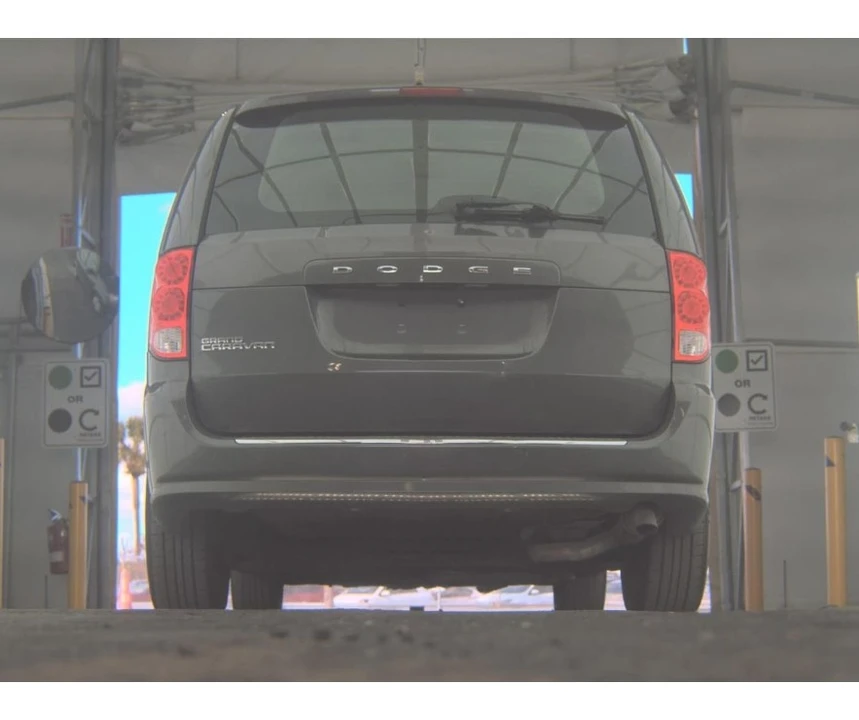 2015 Dodge Caravan - Image 6 of 12