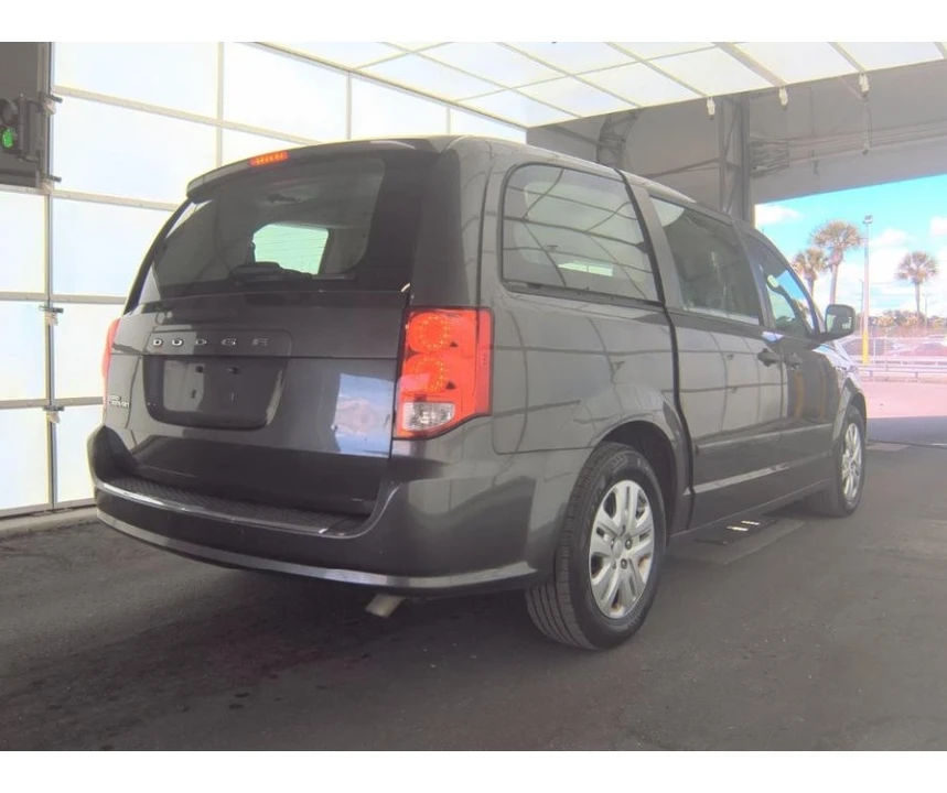 2015 Dodge Caravan - Image 4 of 12