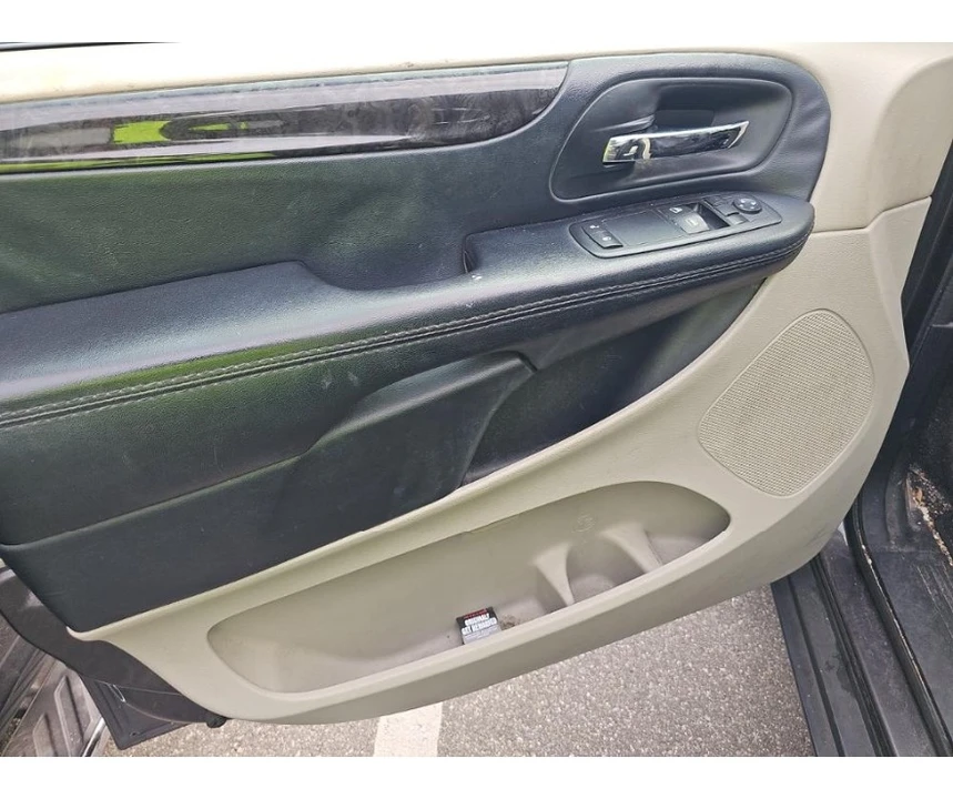2015 Dodge Caravan - Image 11 of 12