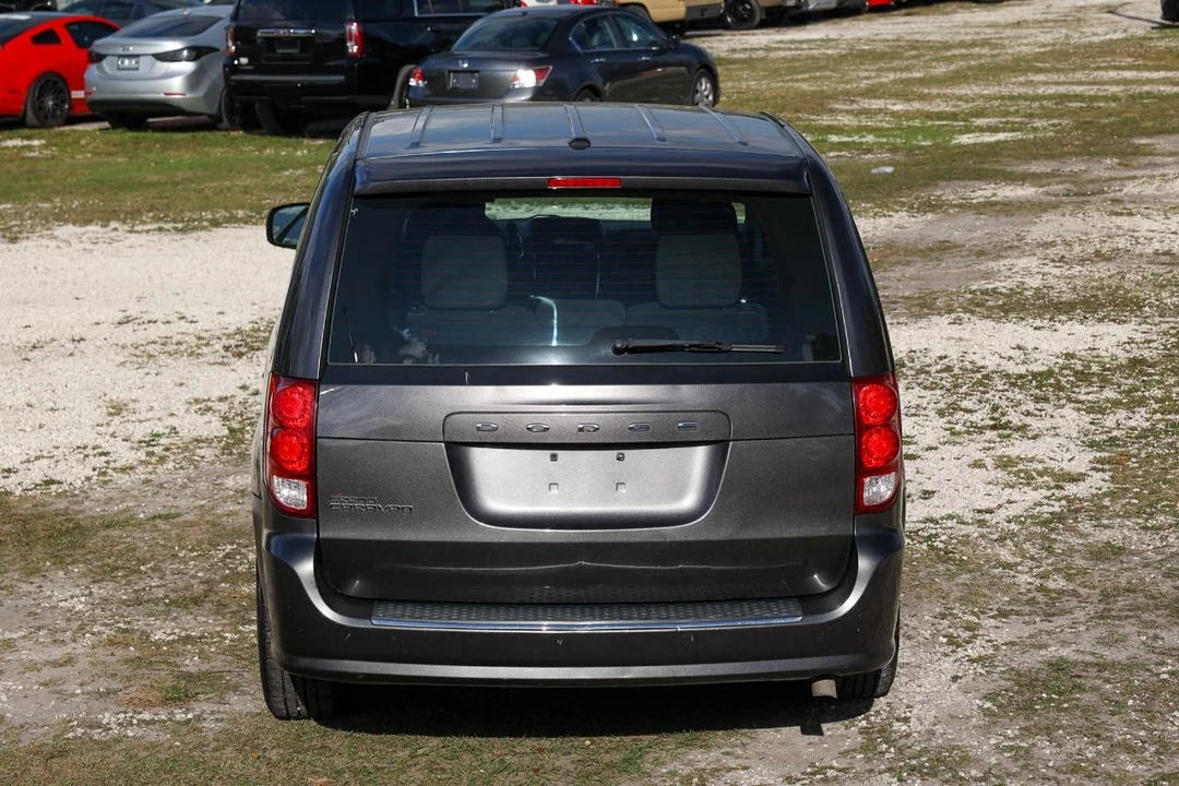 2015 Dodge Caravan - Image 8 of 21