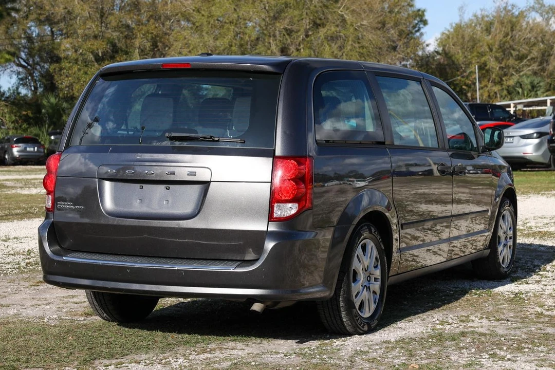 2015 Dodge Caravan - Image 10 of 21