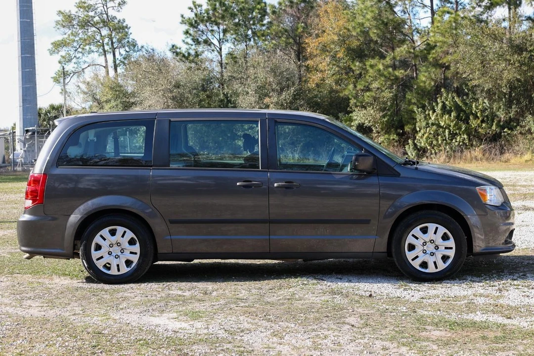 2015 Dodge Caravan - Image 12 of 21