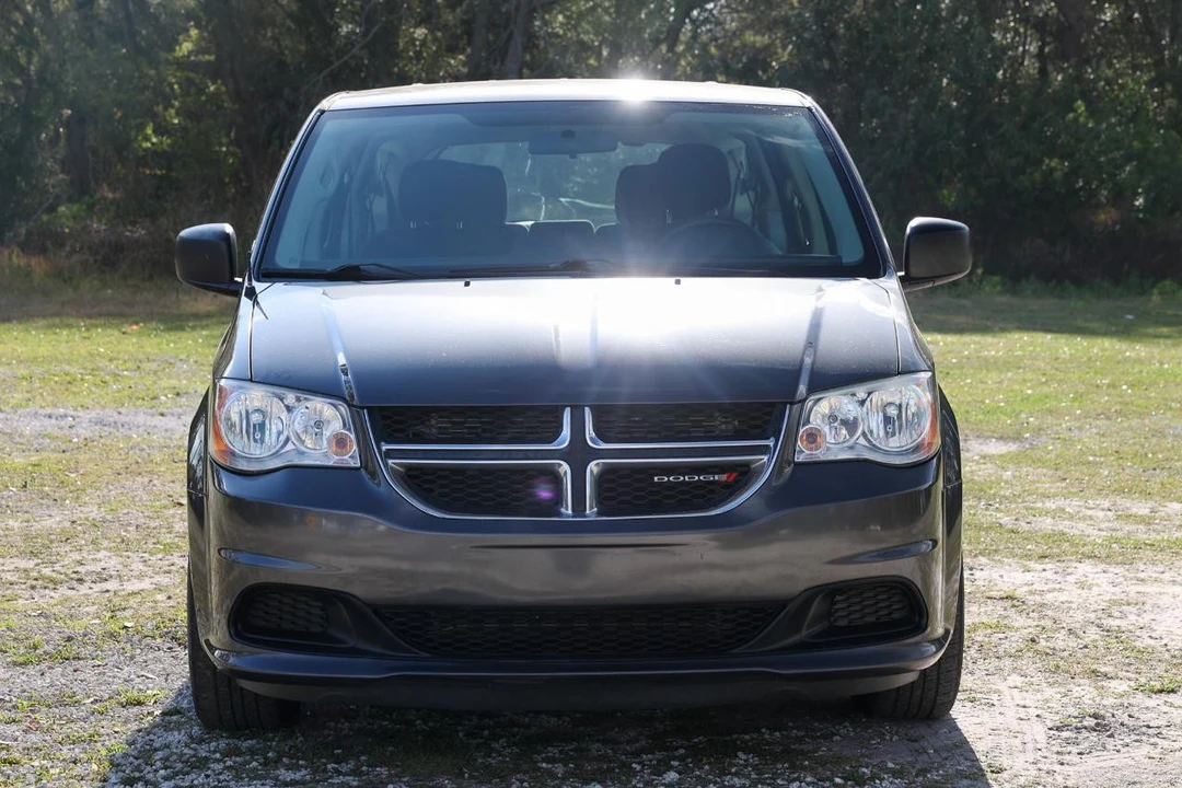 2015 Dodge Caravan - Image 16 of 21