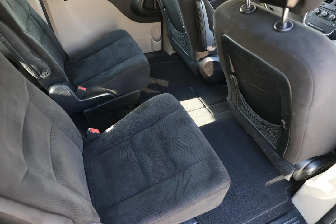 2015 Dodge Caravan - Image 11 of 21