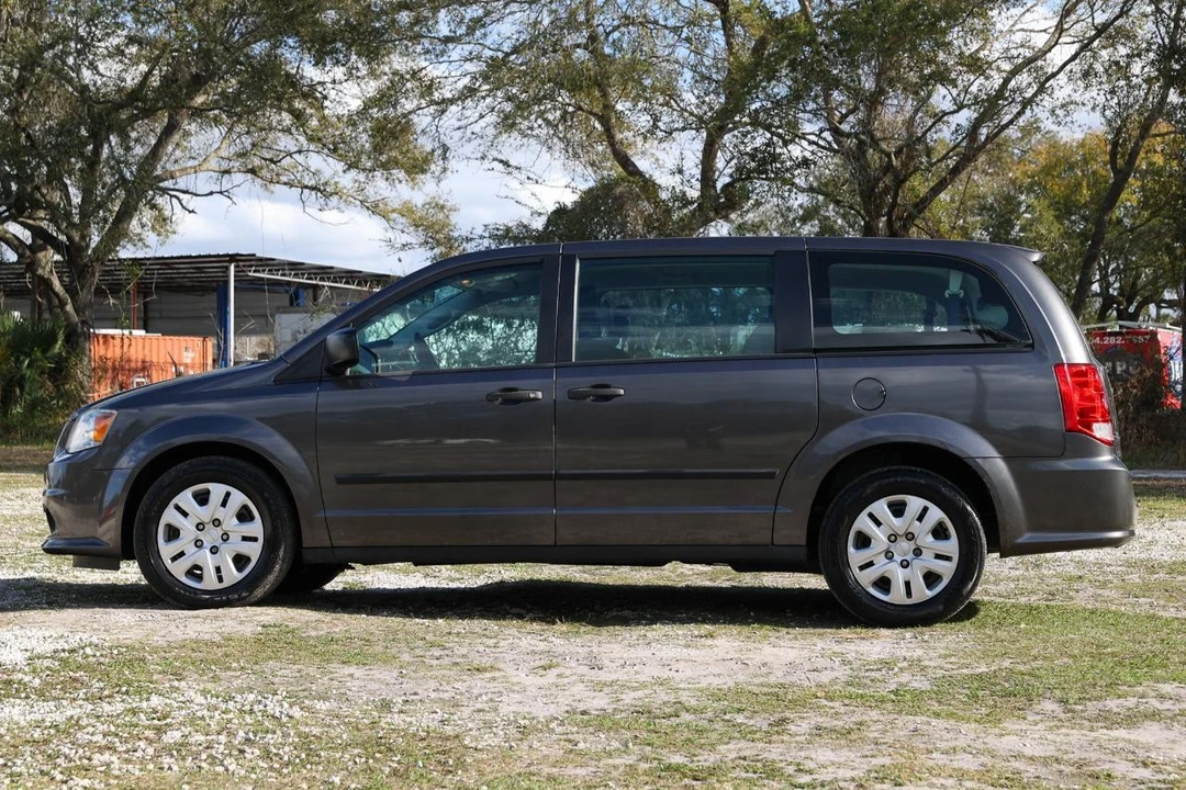 2015 Dodge Caravan - Image 3 of 21