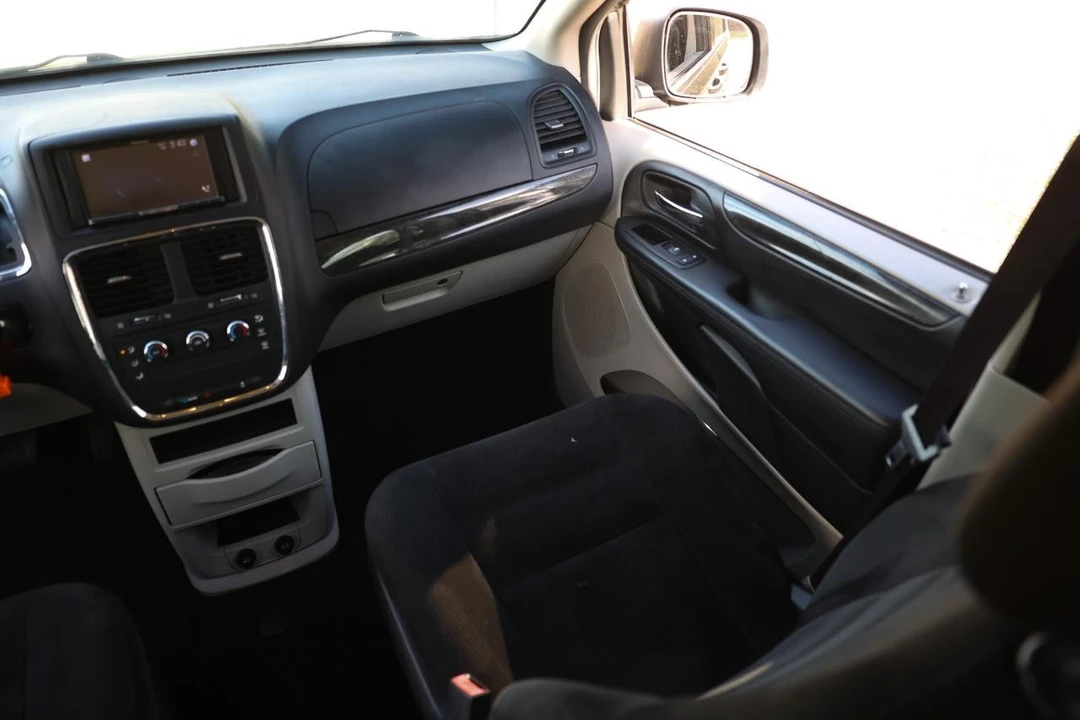 2015 Dodge Caravan - Image 21 of 21