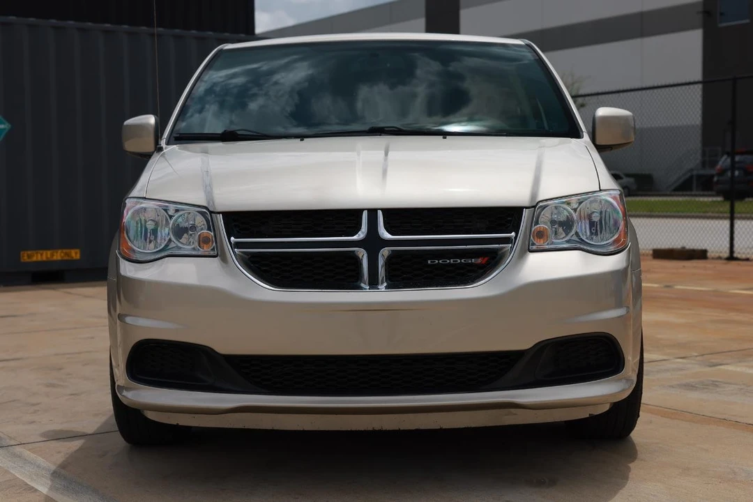 2015 Dodge Caravan - Image 17 of 21