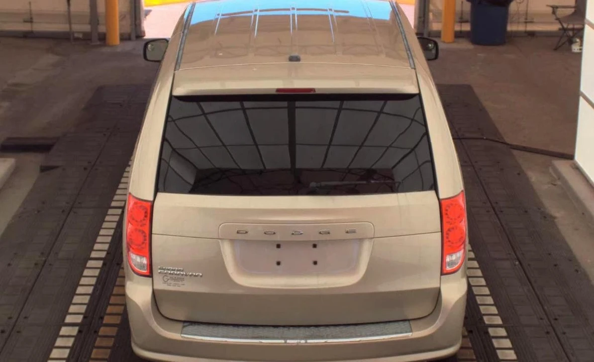 2015 Dodge Caravan - Image 5 of 15