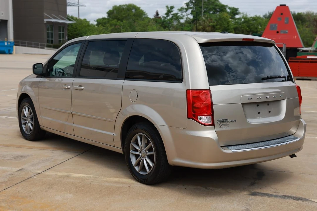 2015 Dodge Caravan - Image 5 of 21