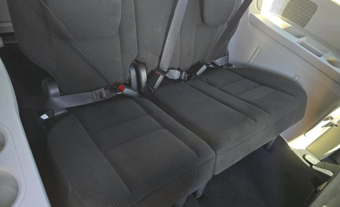 2015 Dodge Caravan - Image 13 of 15