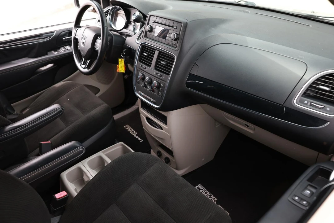 2015 Dodge Caravan - Image 18 of 21
