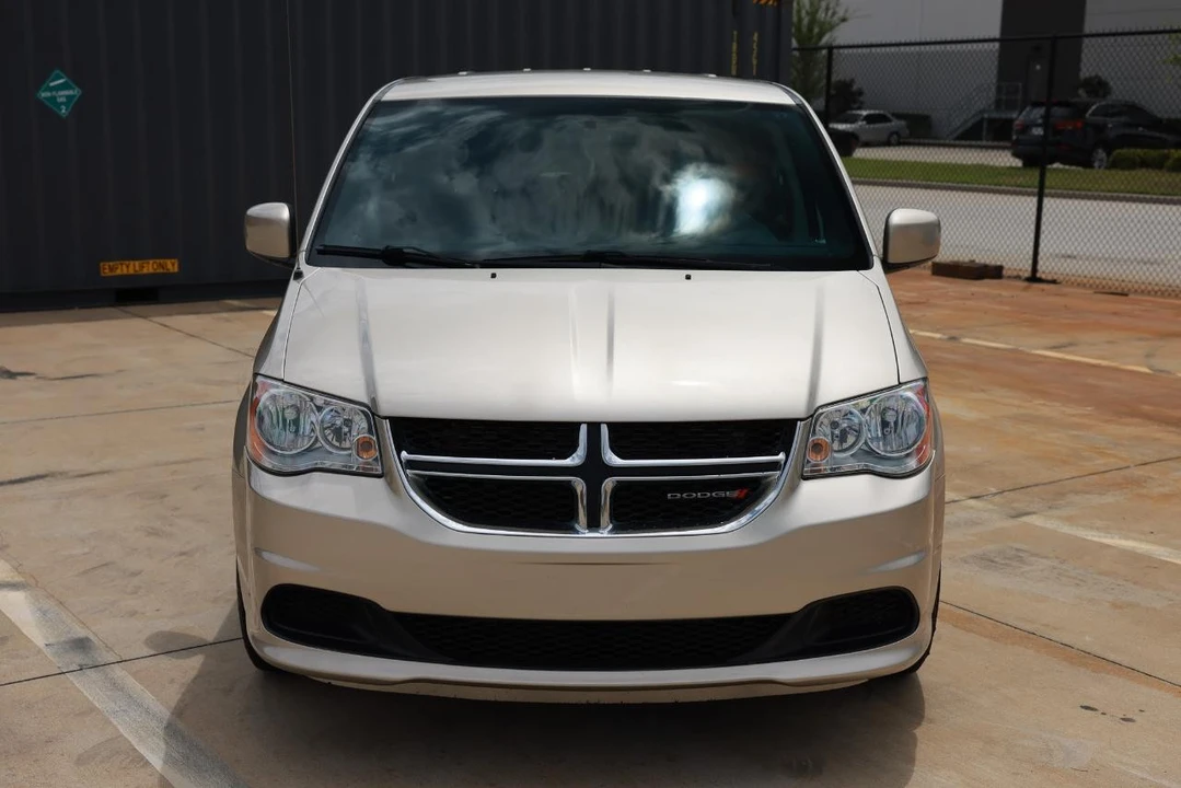 2015 Dodge Caravan - Image 19 of 21