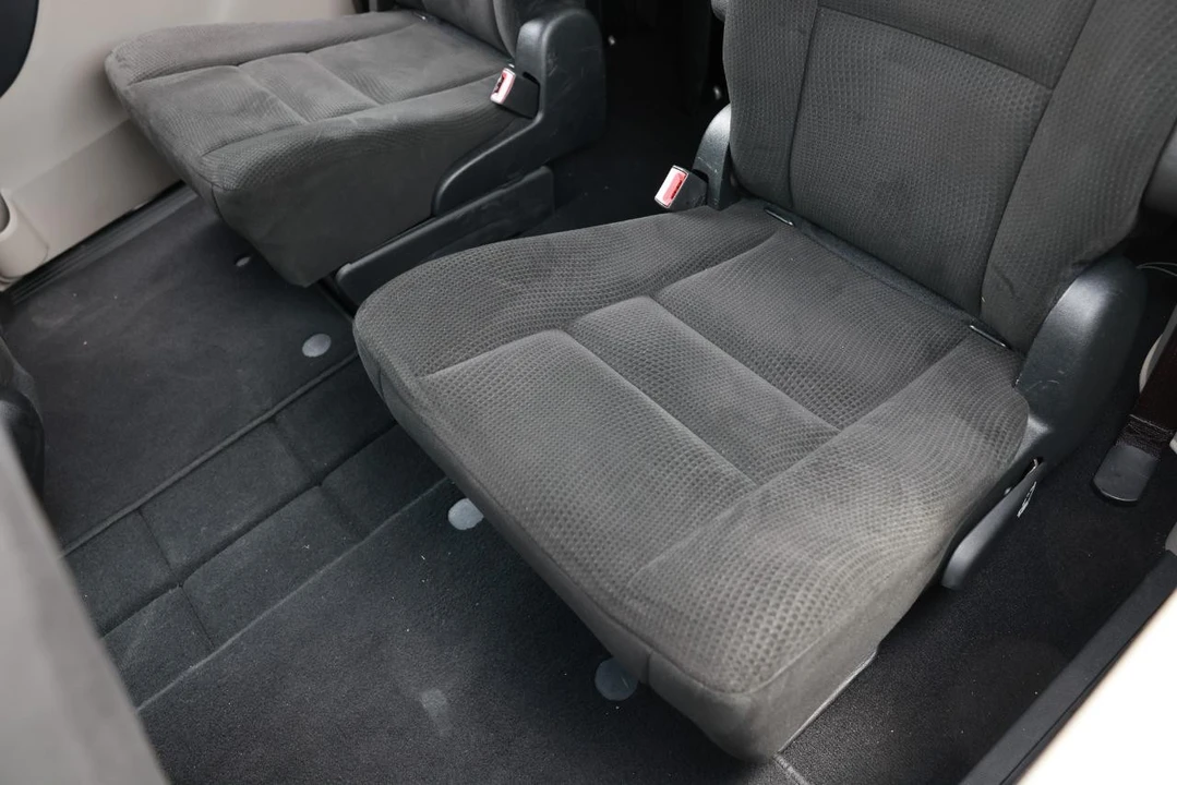 2015 Dodge Caravan - Image 10 of 21