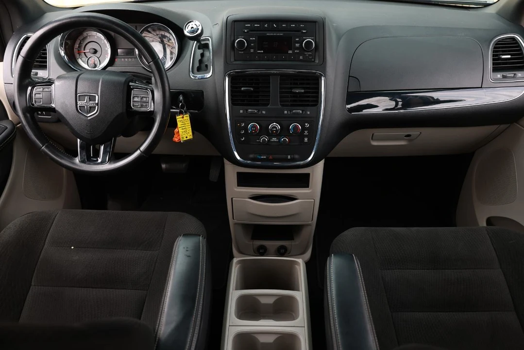 2015 Dodge Caravan - Image 2 of 21