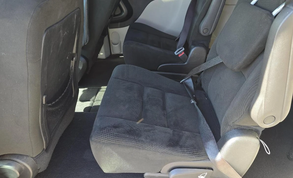 2015 Dodge Caravan - Image 12 of 15