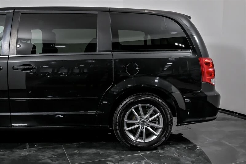 2015 Dodge Caravan - Image 7 of 28