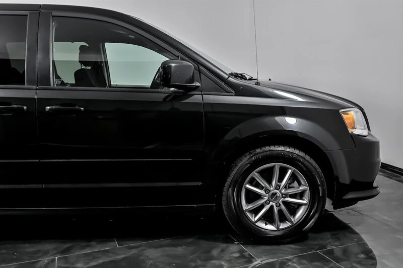 2015 Dodge Caravan - Image 12 of 28
