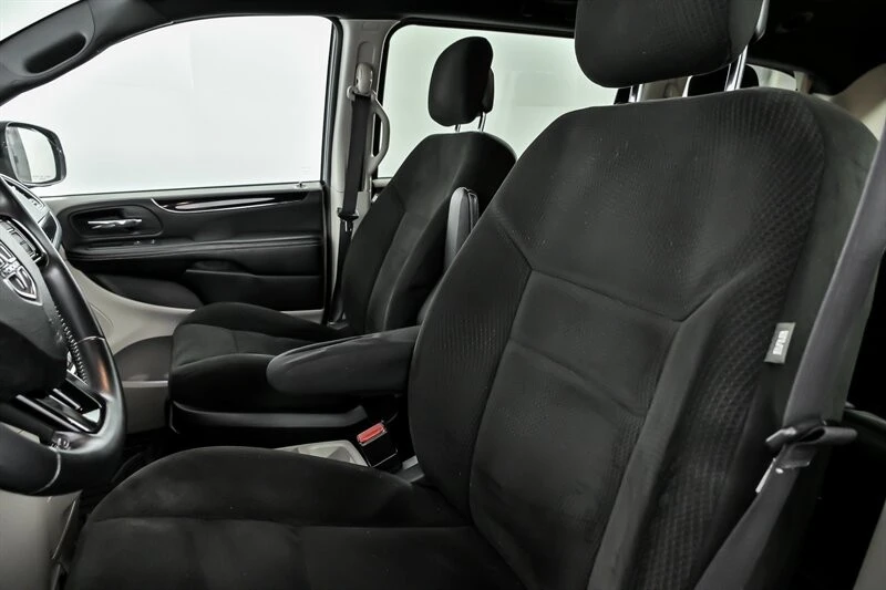 2015 Dodge Caravan - Image 18 of 28