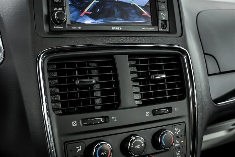 2015 Dodge Caravan - Image 26 of 28
