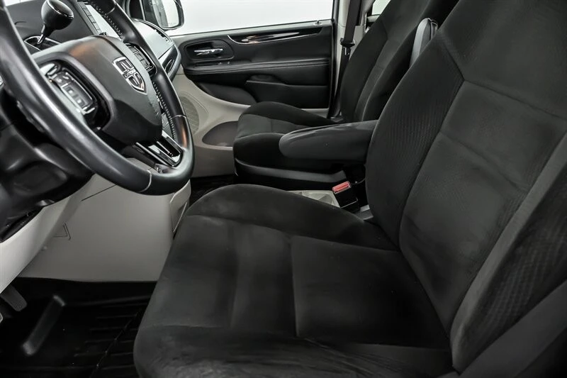 2015 Dodge Caravan - Image 17 of 28