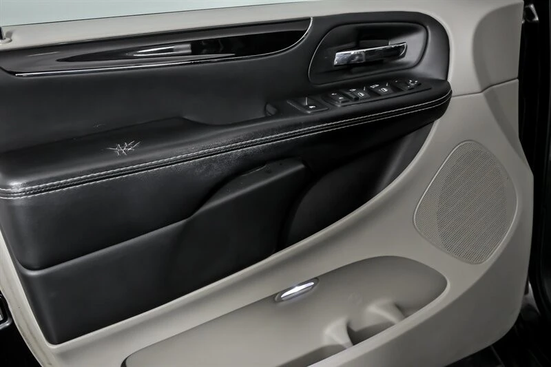 2015 Dodge Caravan - Image 15 of 28