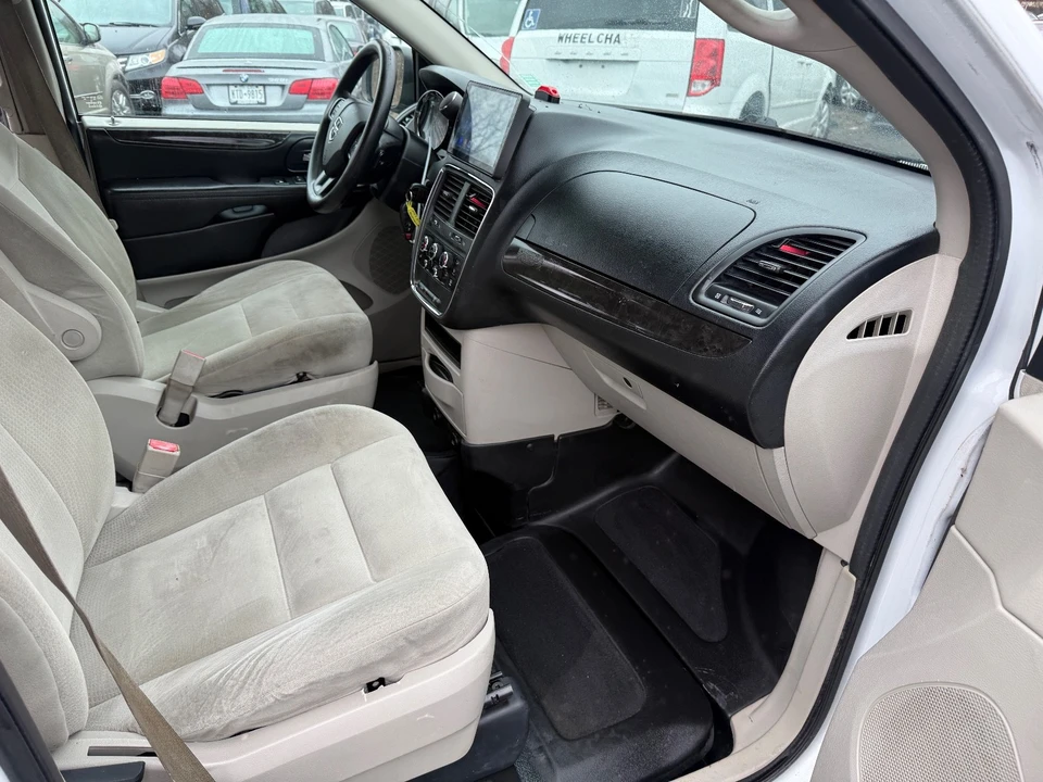 2015 Dodge Caravan - Image 12 of 19