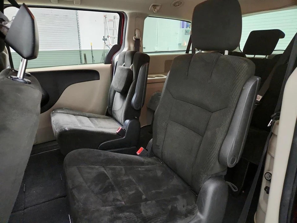 2015 Dodge Caravan - Image 20 of 21
