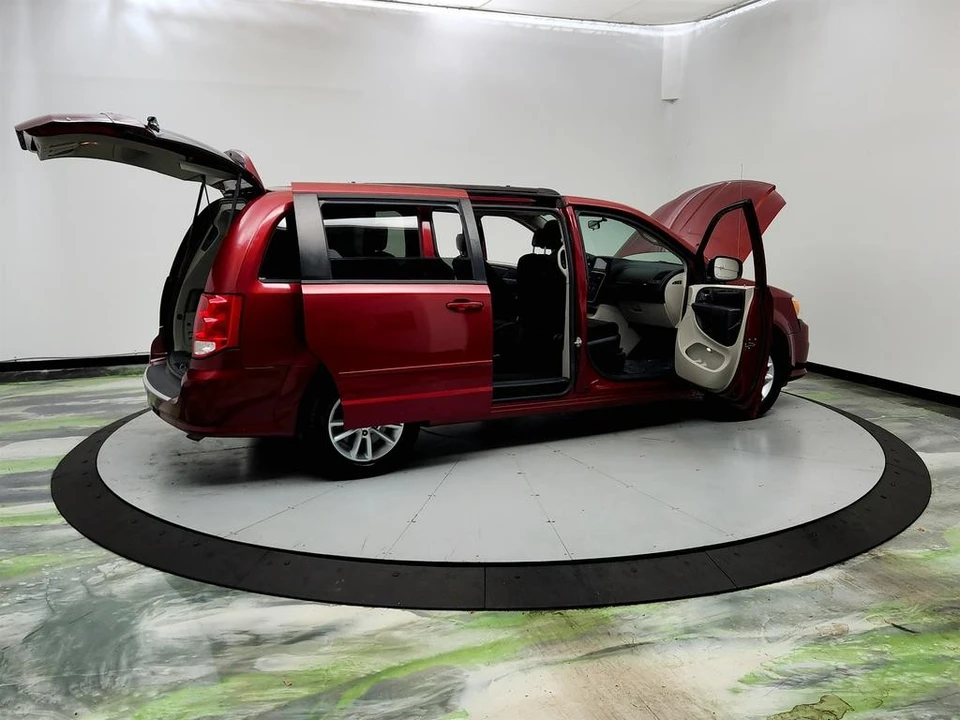 2015 Dodge Caravan - Image 11 of 21