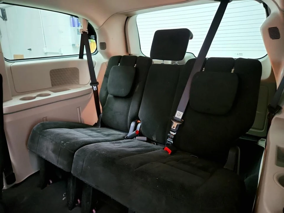 2015 Dodge Caravan - Image 21 of 21