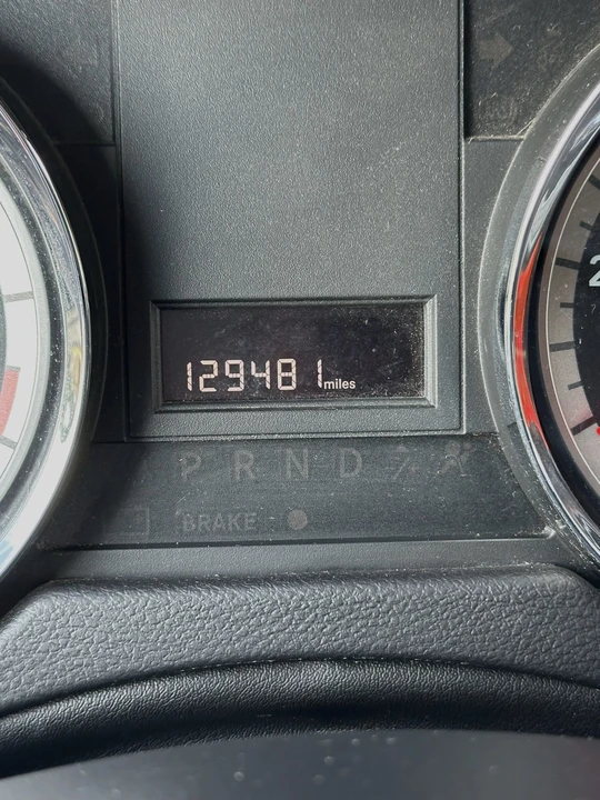 2015 Dodge Caravan - Image 16 of 17
