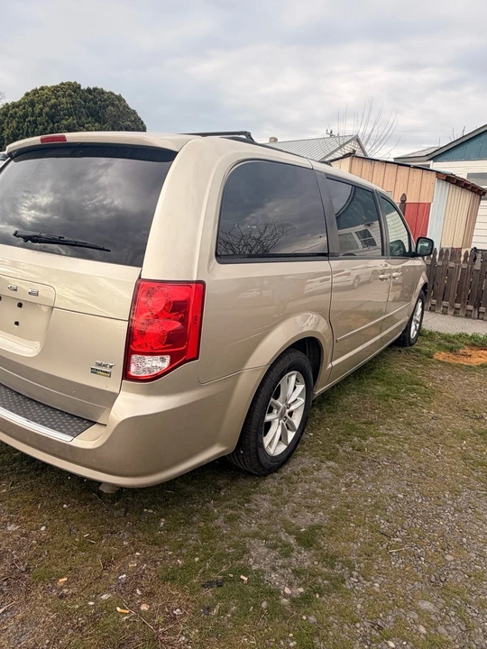 2015 Dodge Caravan - Image 4 of 19