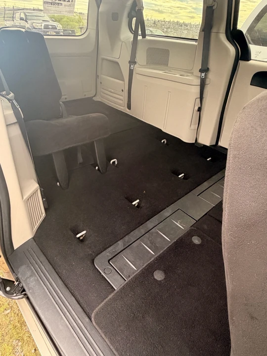 2015 Dodge Caravan - Image 7 of 19
